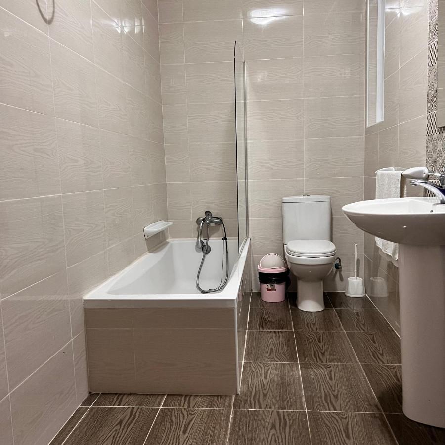 Accommodatie bij particulieren F4 1, Private Double With Private Bathroom And Balcony *