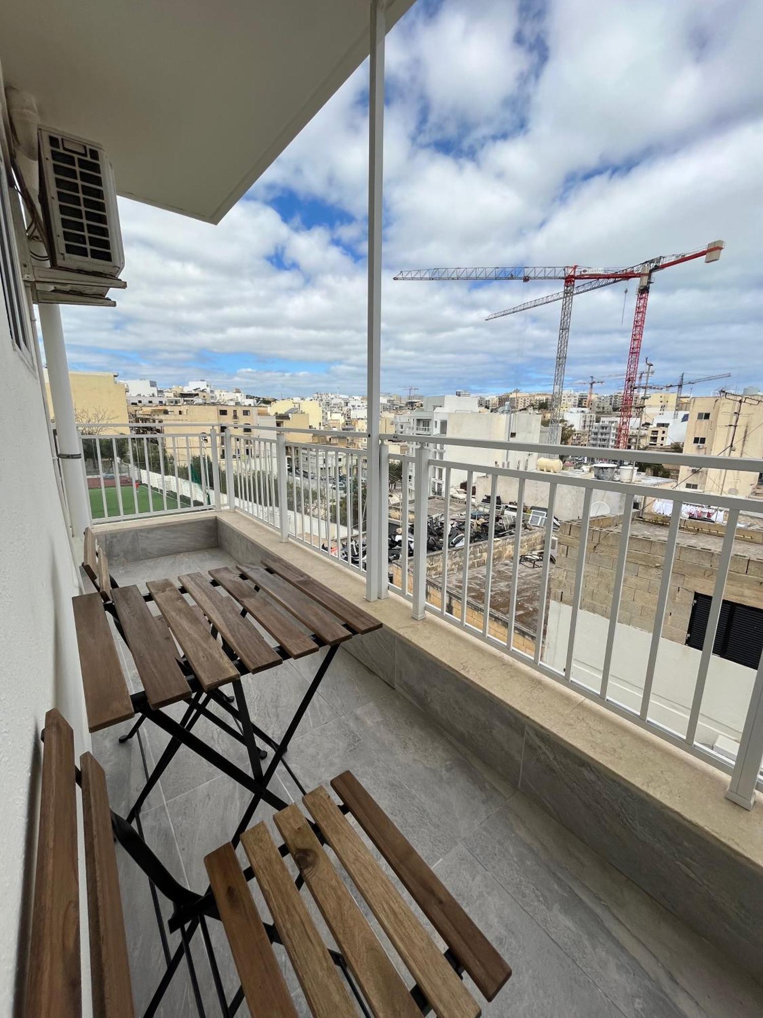 F4 1, Private Double With Private Bathroom And Balcony Accommodatie bij particulieren Msida