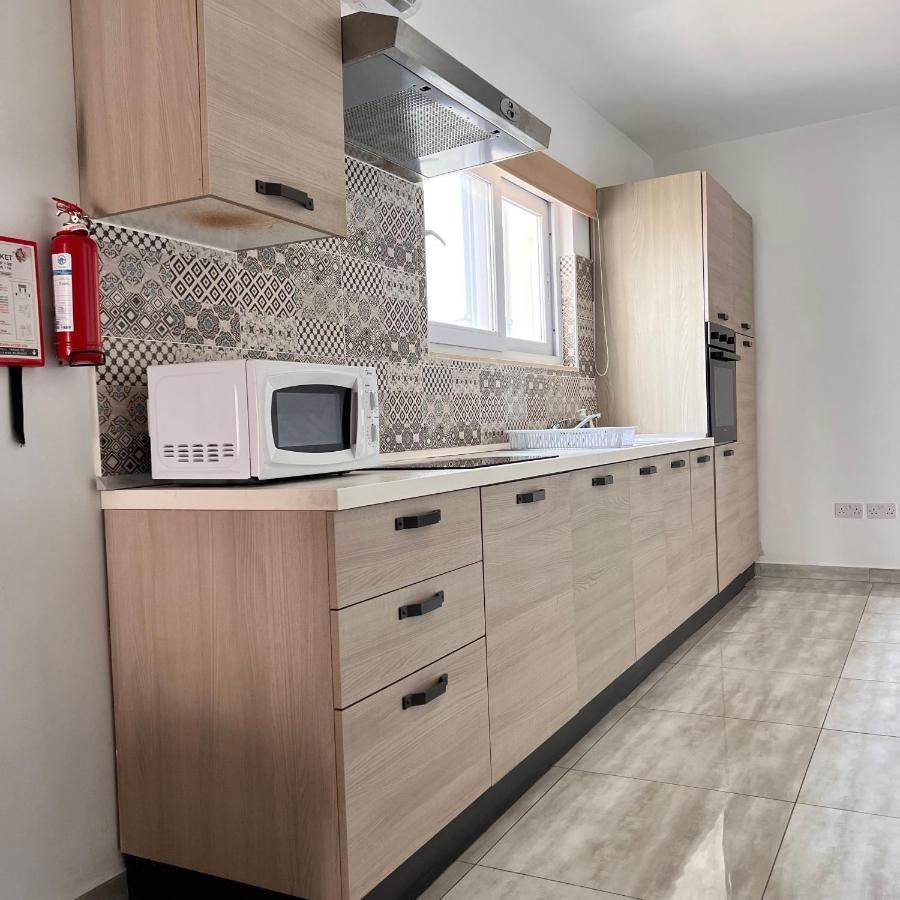 Homestay F4 1, Private Double With Private Bathroom And Balcony