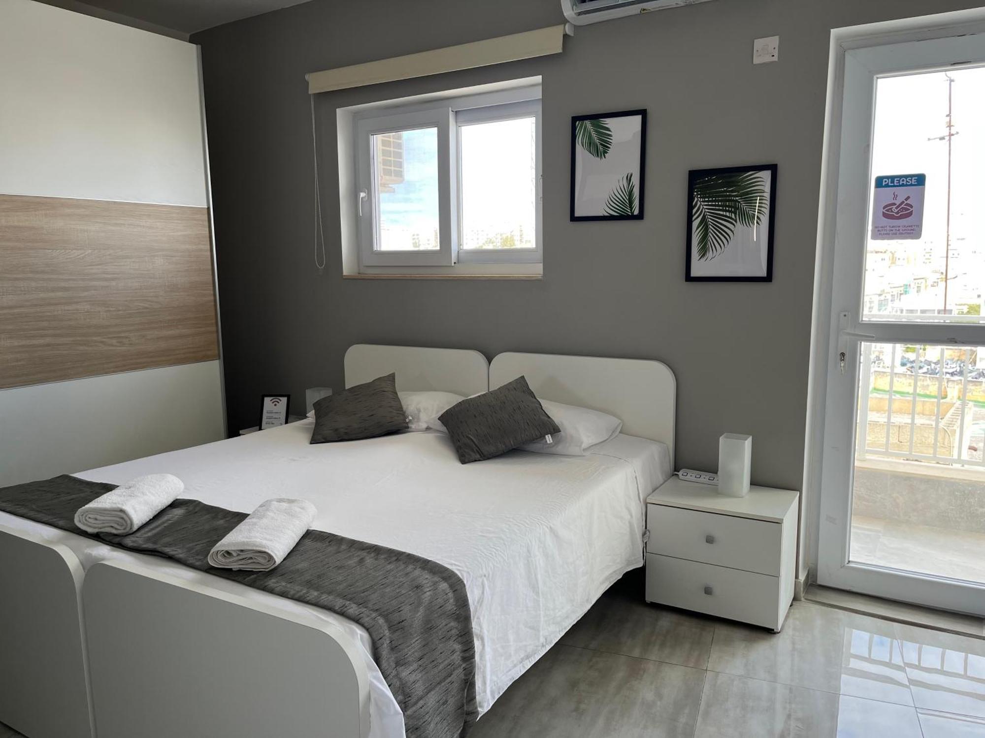 Homestay F4 1, Private Double With Private Bathroom And Balcony *